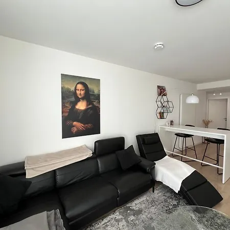 Luxus In An Berlin Direkt Am Flughafen Apartment Schoenefeld